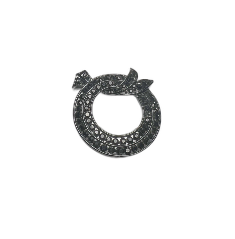 Vintage Brooch 90's Black Rhinestone Set Wreath Quiet Luxury Brooch
